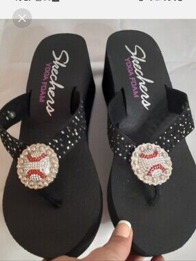 Skechers Yoga Foam Flip Flop Sandals Size 8 Embellished Bling